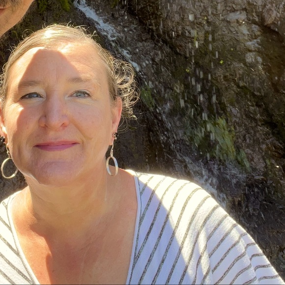 Meet your Posher, Heather - Picture 1 of 1